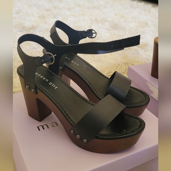 Madden Girl Platforms - Picture 2 of 3